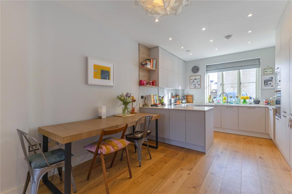 Kitchen/ Dining Area