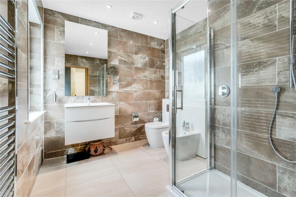 Master En-Suite