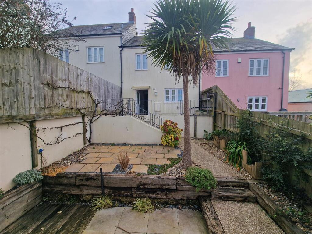 Rear Garden.