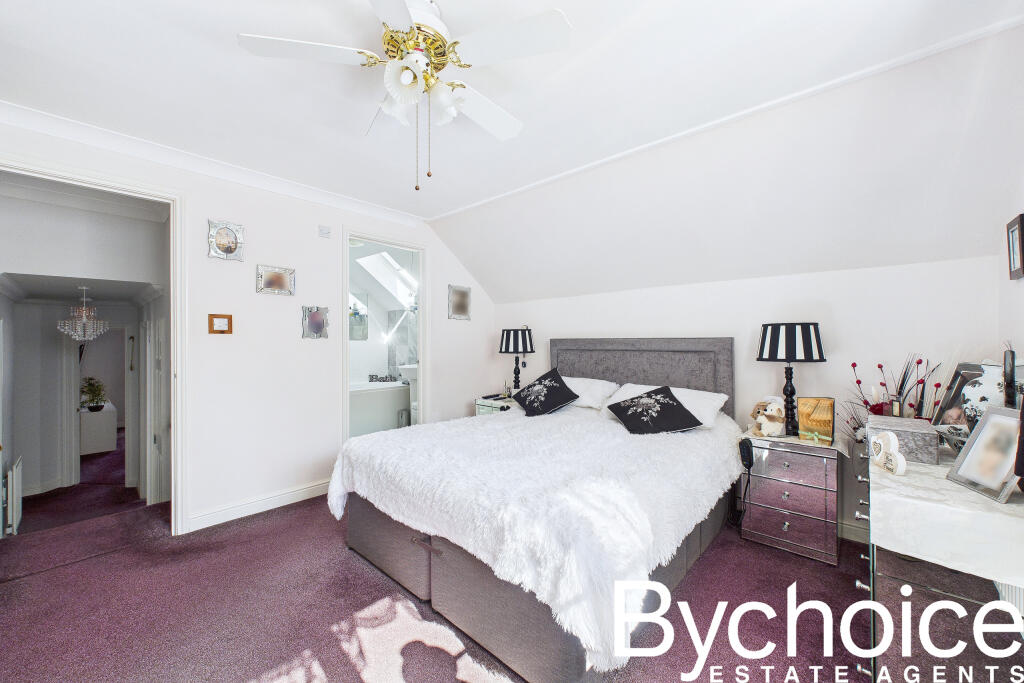 CAM05454G0-PR0052-STILL003