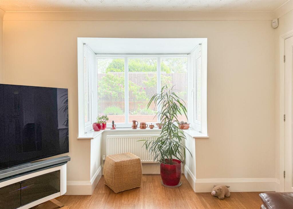 BOX BAY WINDOW