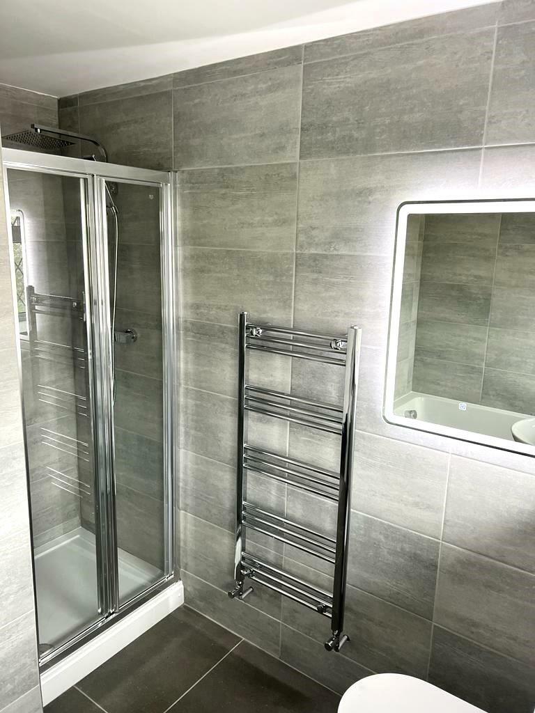 Linwood Drive, Bathroom.jpg