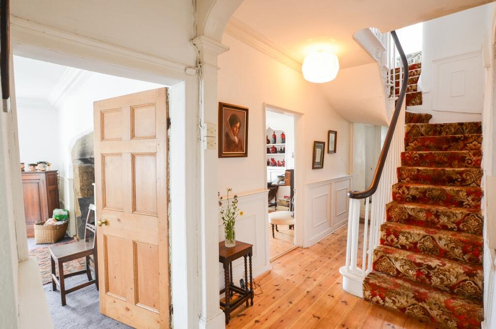 Hill House - TPS 01208 872728 -6