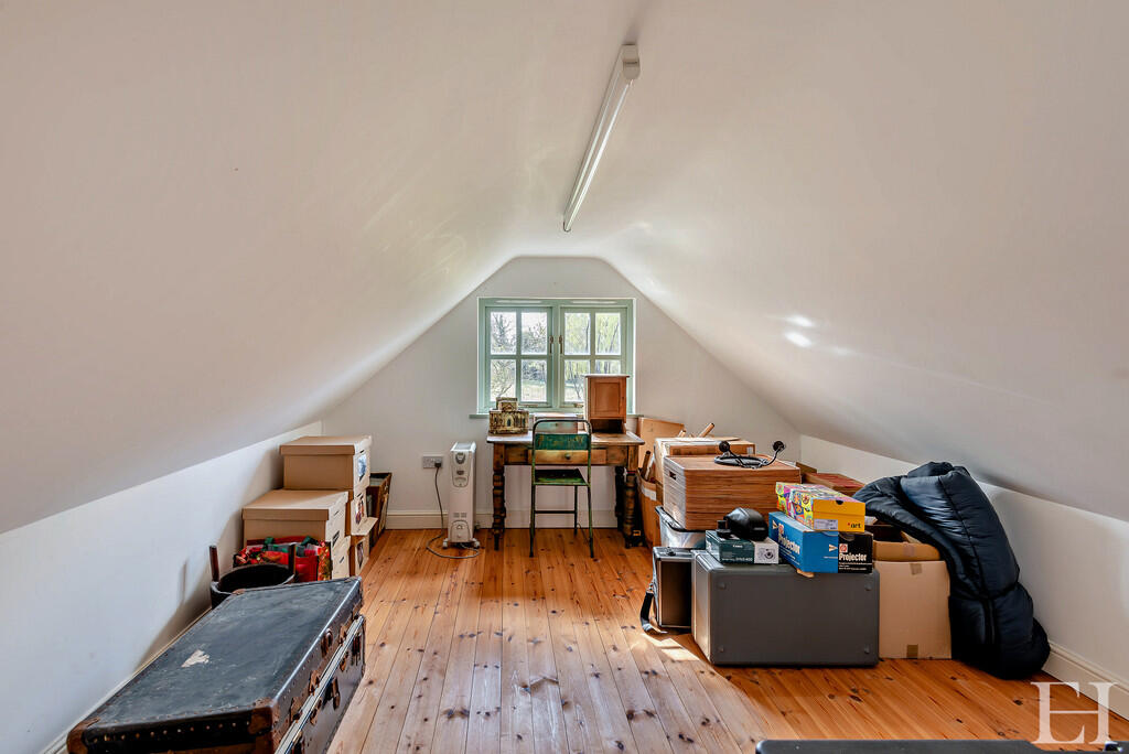 8640802-interiorW...