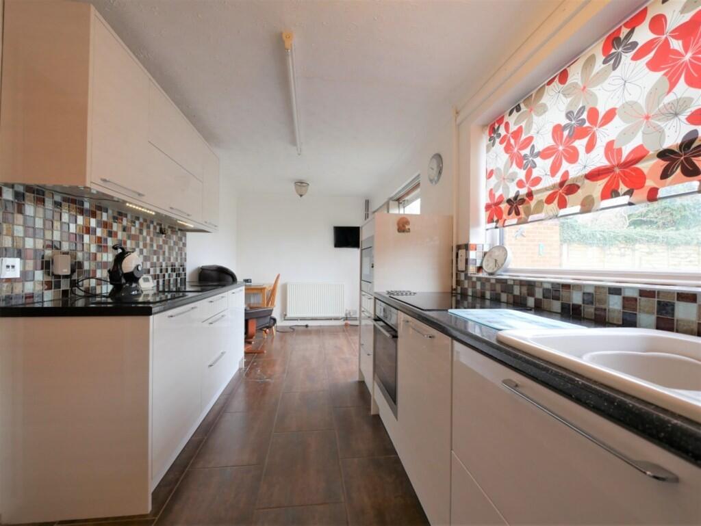 KITCHEN BREAKFAST...