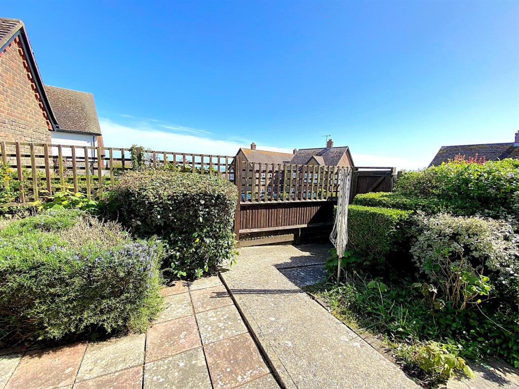 77 Rotherfield Ave - rear Garden.jpg