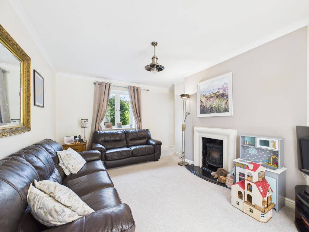 CAM02909G0-PR0424-STILL018