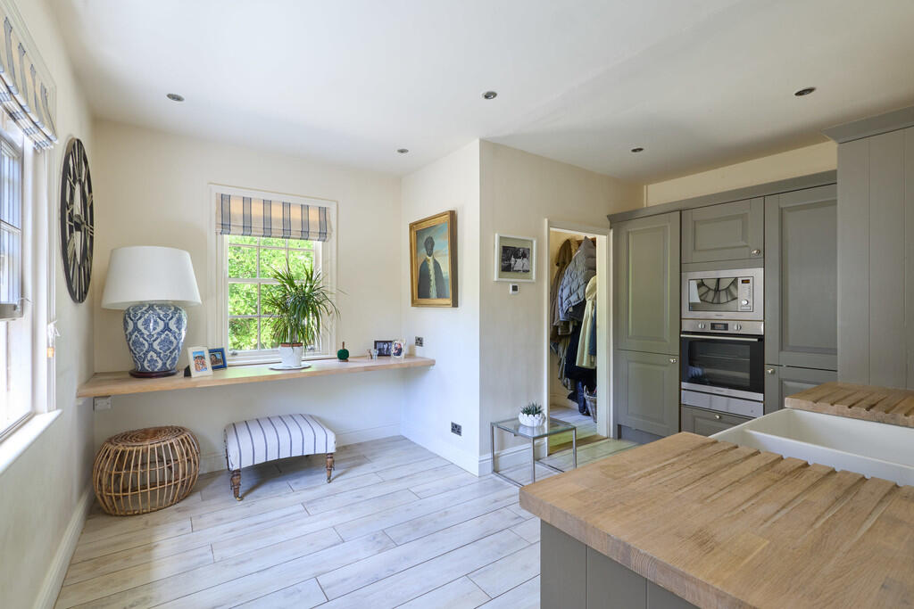 Moulton Hall 0907...