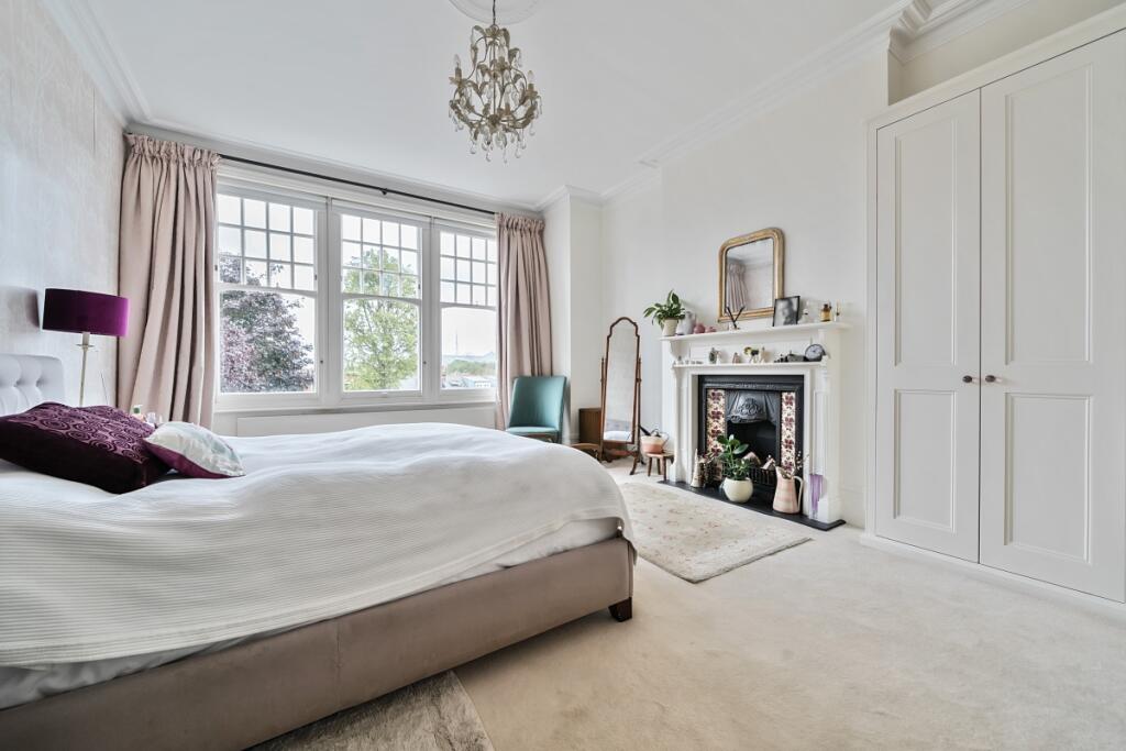 1342310-2-68a59b0...