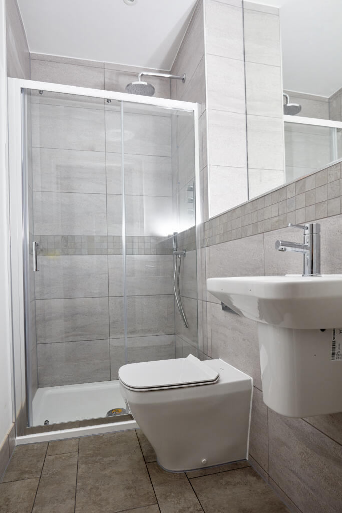 ABODE_KINGS_PARADE_T