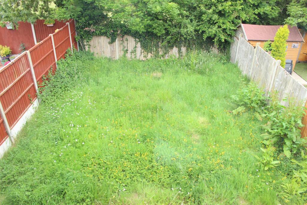 28 Barnsley Close, Atherstone