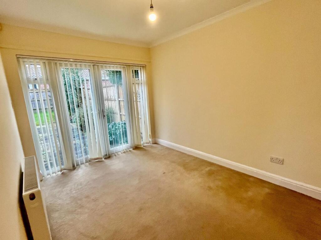 Bedroom/Dining Room