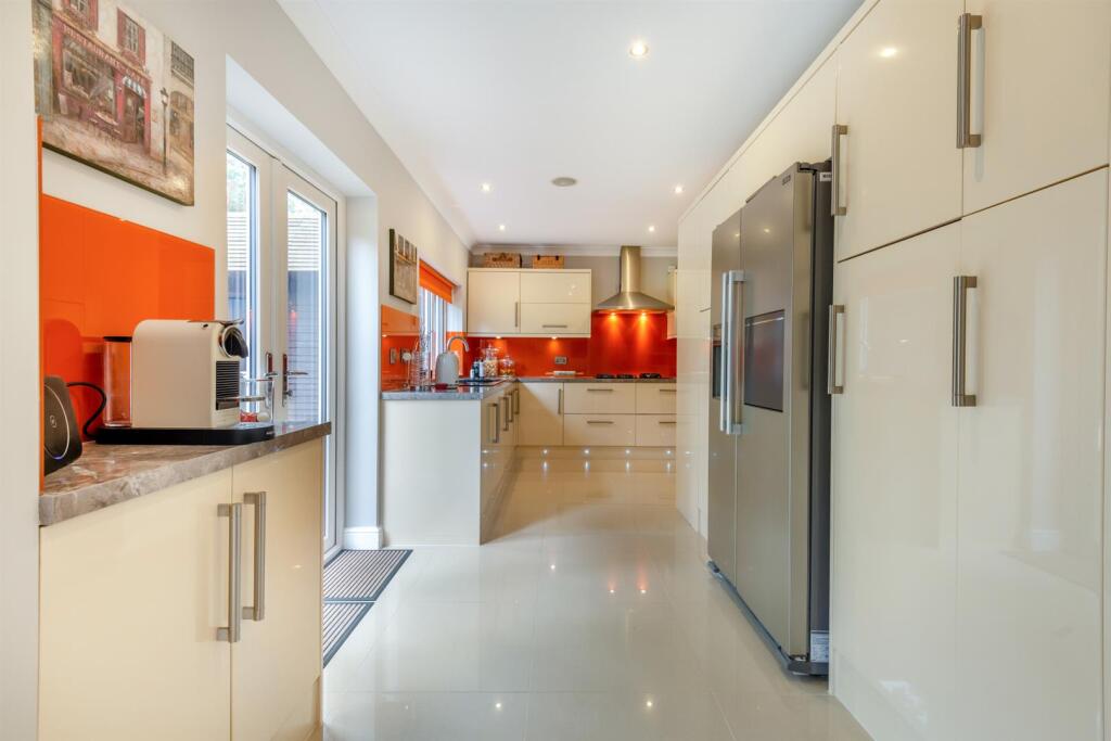 8550186-interior11.jpg