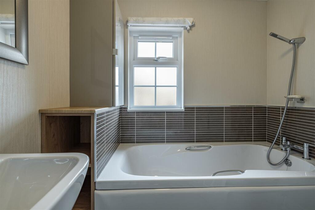 4 Park Homes Galashiels 28.JPG