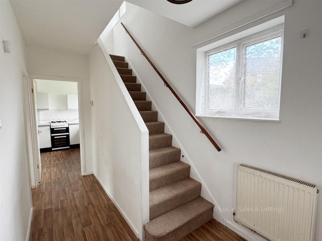 2 Elizabeth Rd Rothwell-12.jpg