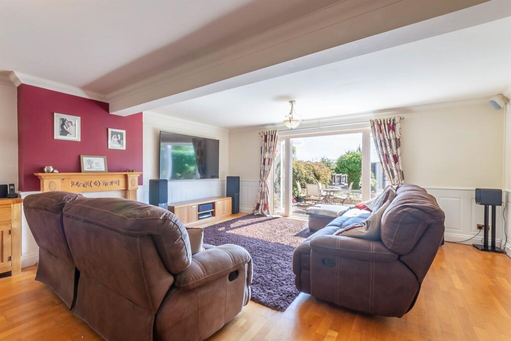 Lounge Dining Room