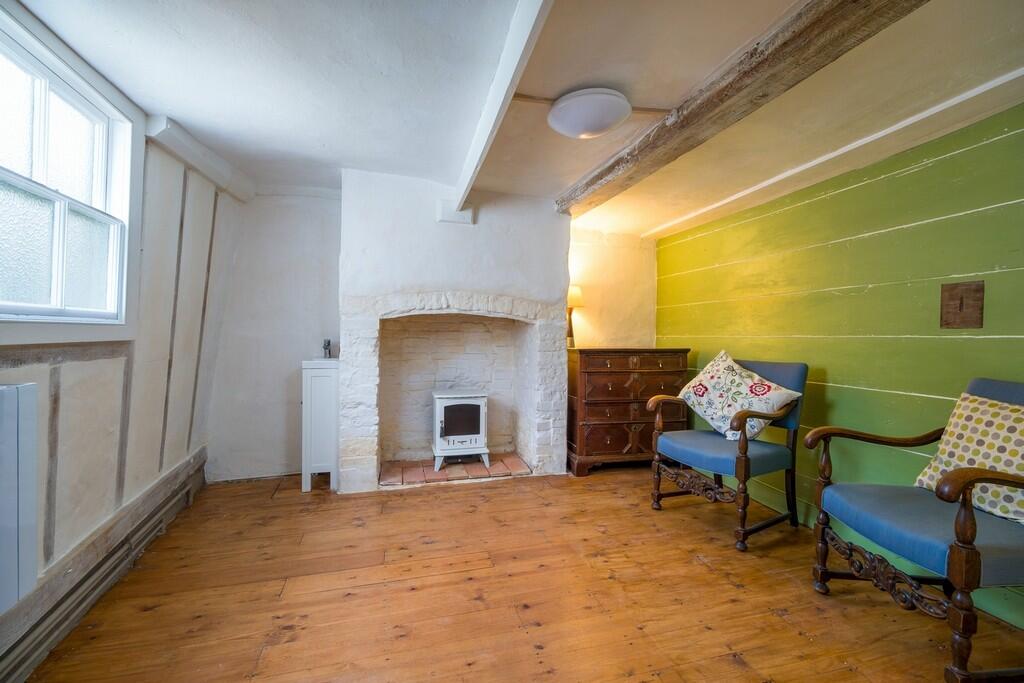 1440px-Crown Hill...