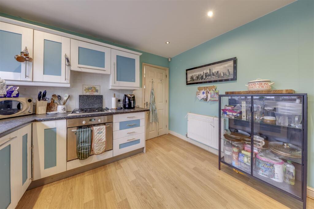 Kitchen / Dining Alt 2