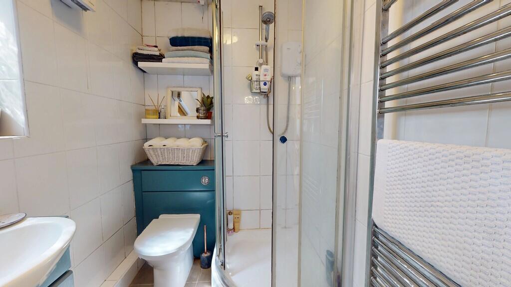 Bathroom - angle ...