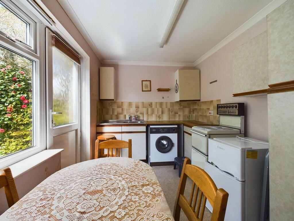 CAM02091G0-PR0174...