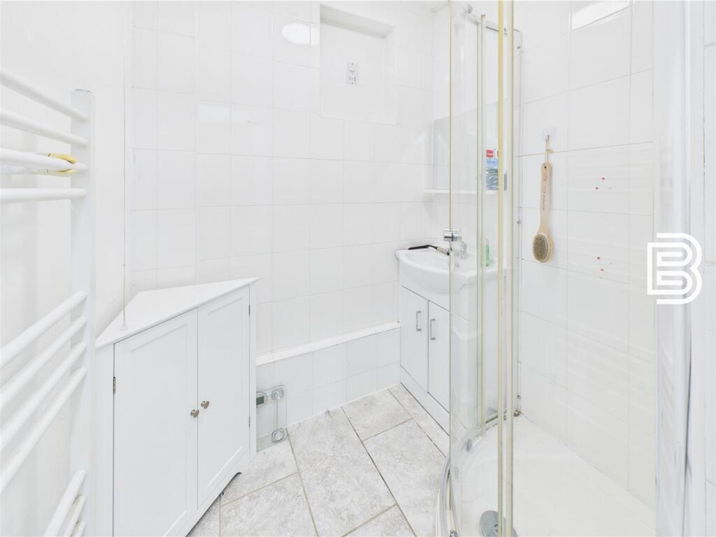 Shower Room.jpg