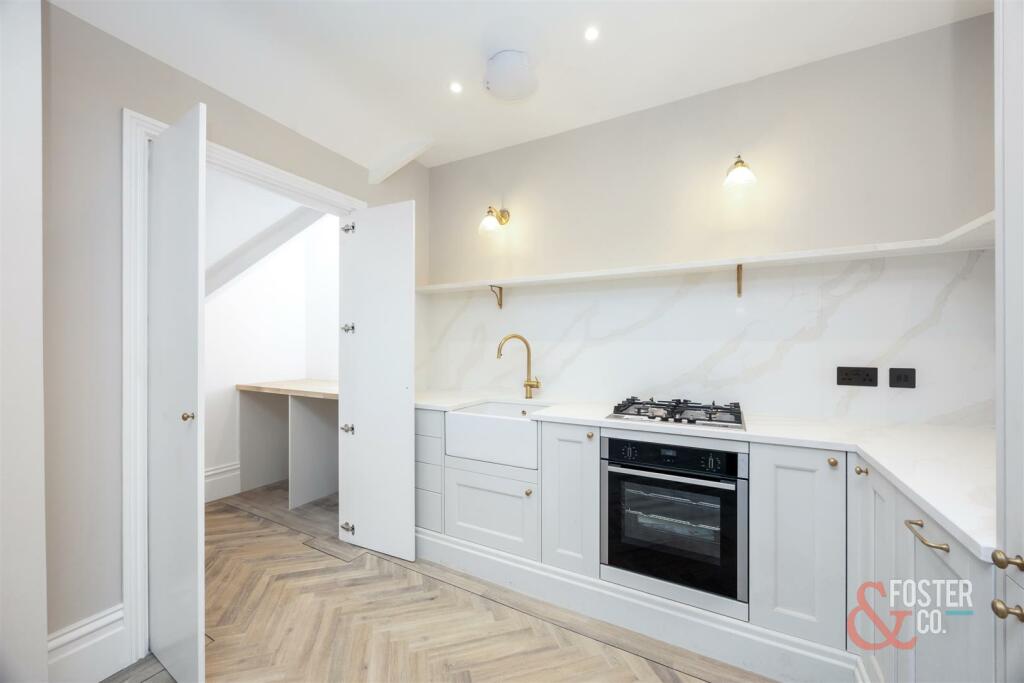 Third Avenue, Flat 11-010.jpg