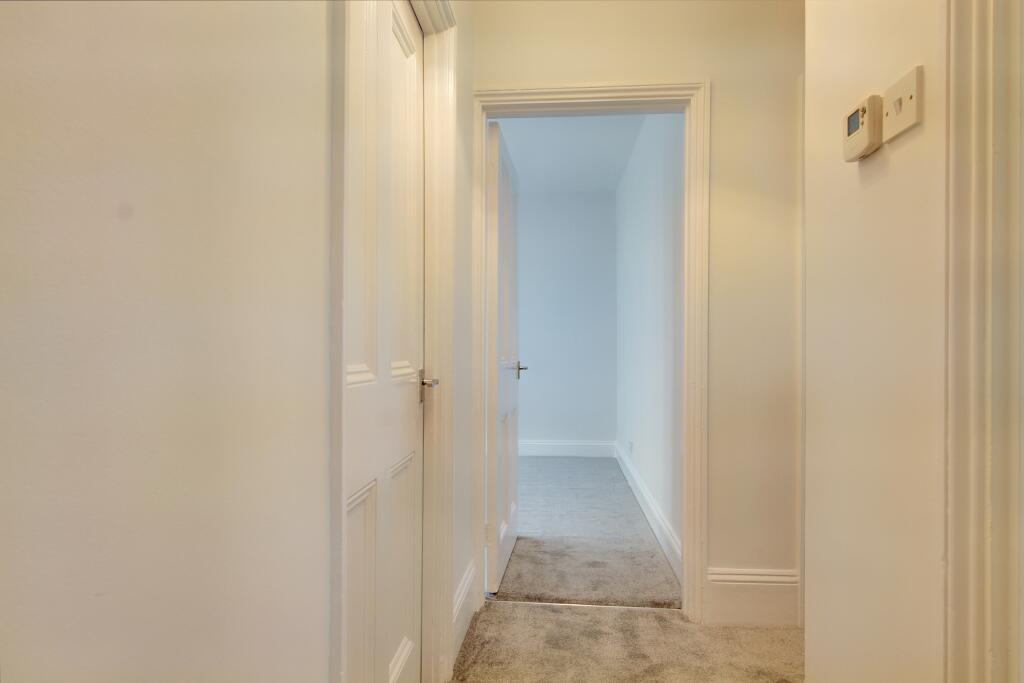 7.Hallway.jpg