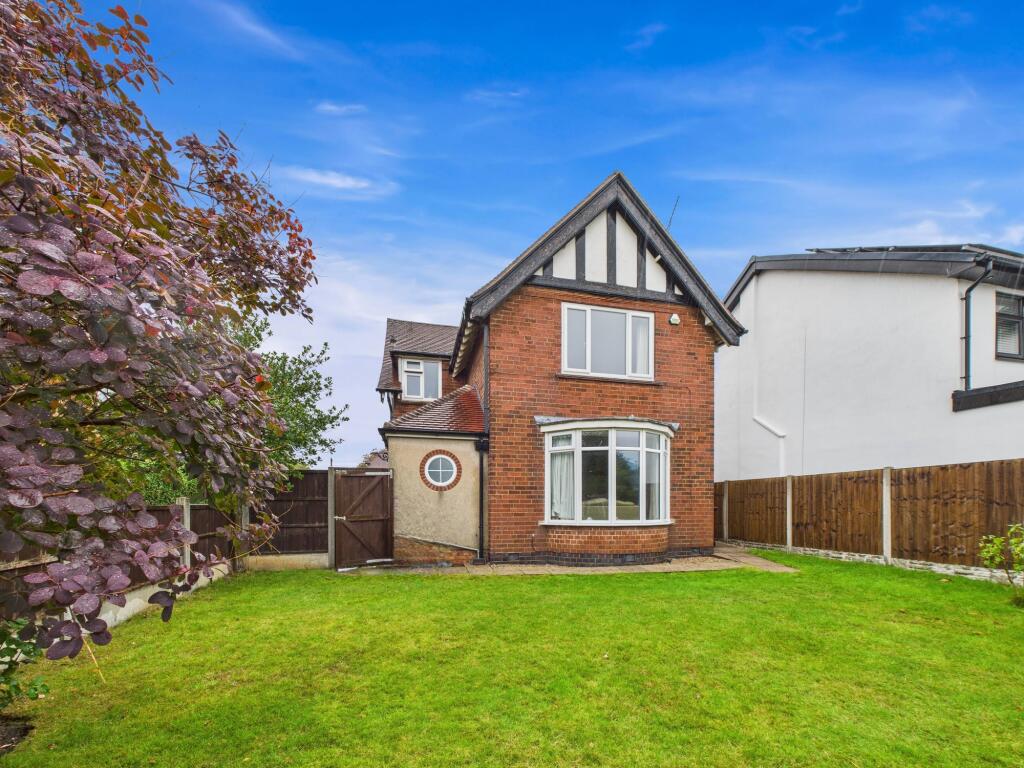 CAM04825G0-PR0192-STILL018