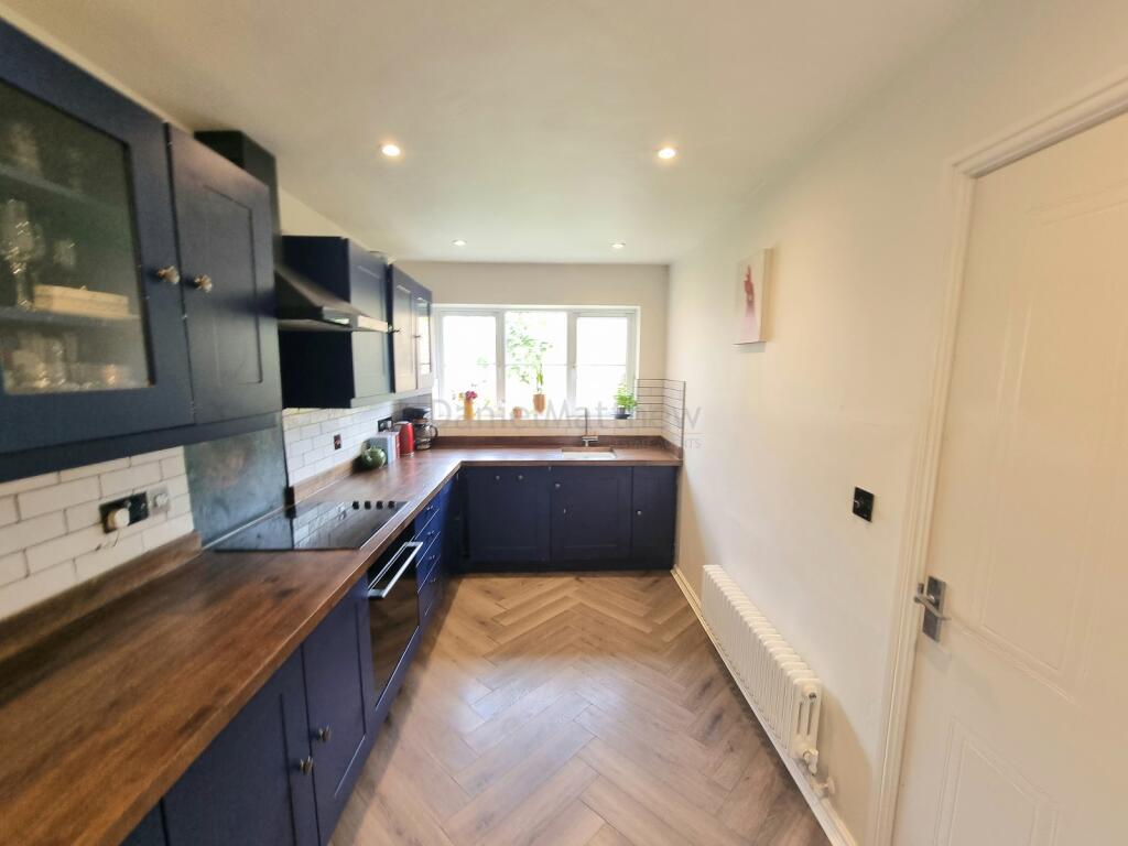 Kitchen/ Breakfast Room