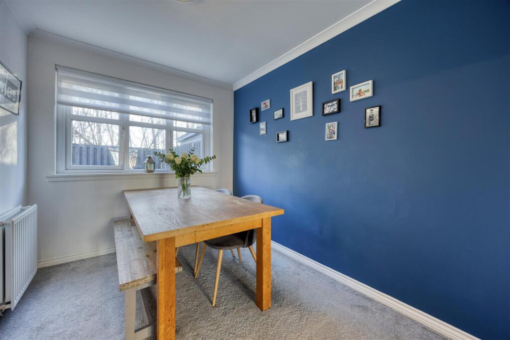 25_MATHIESON_CRESCENT_STEPPS_010.JPEG