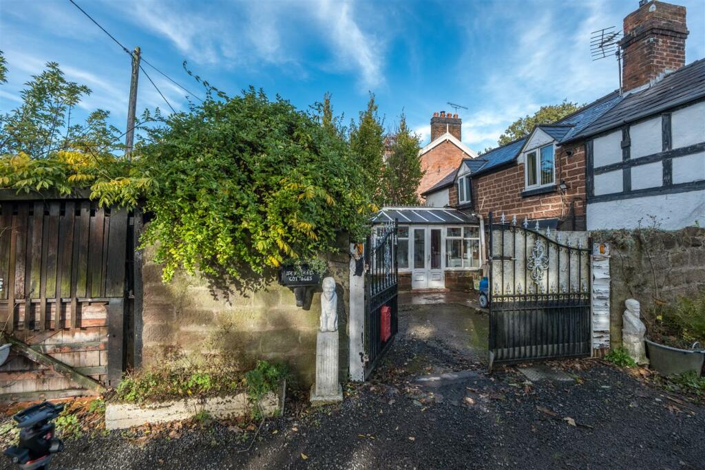 1 Iddenshall Cottages-026.jpg