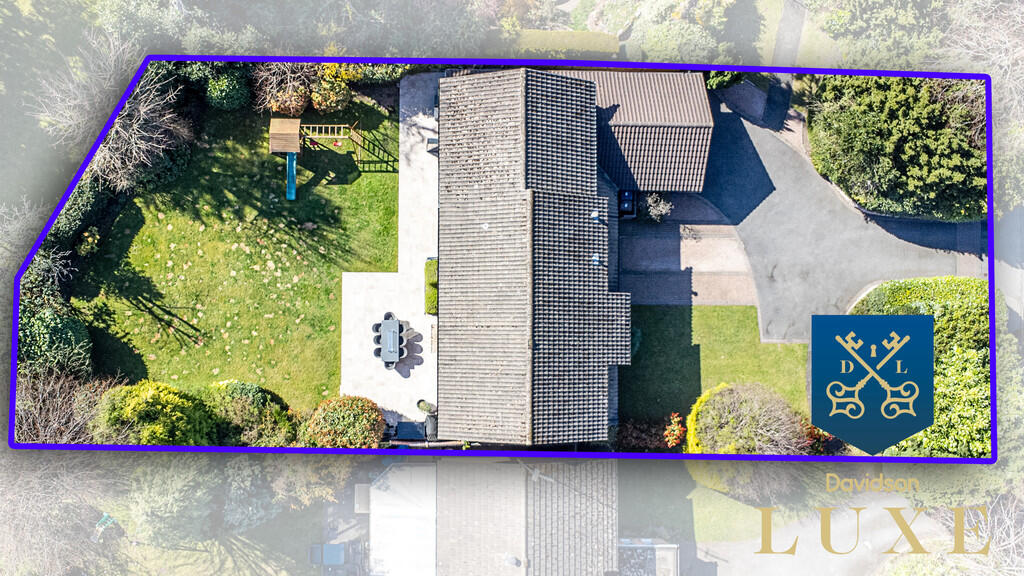 Logo Luxe (51 of ...