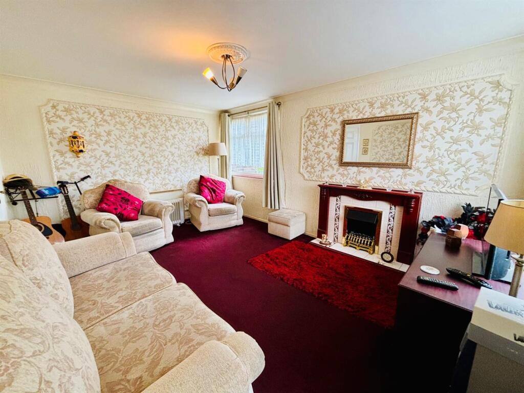 Living Room: