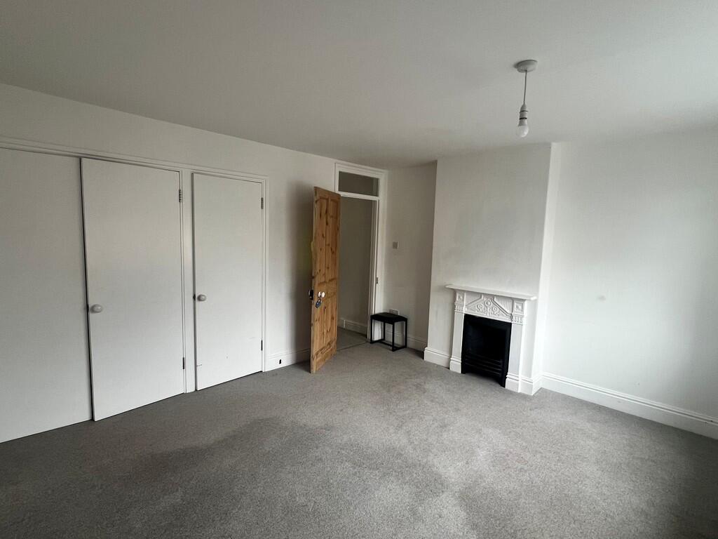 carr av new 006