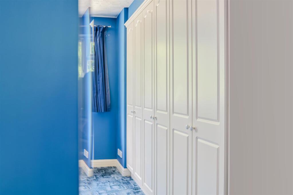 LINDEN CLOSE, 3  (1).jpg