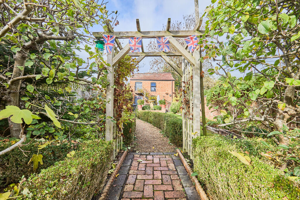 Edward Knight 202...