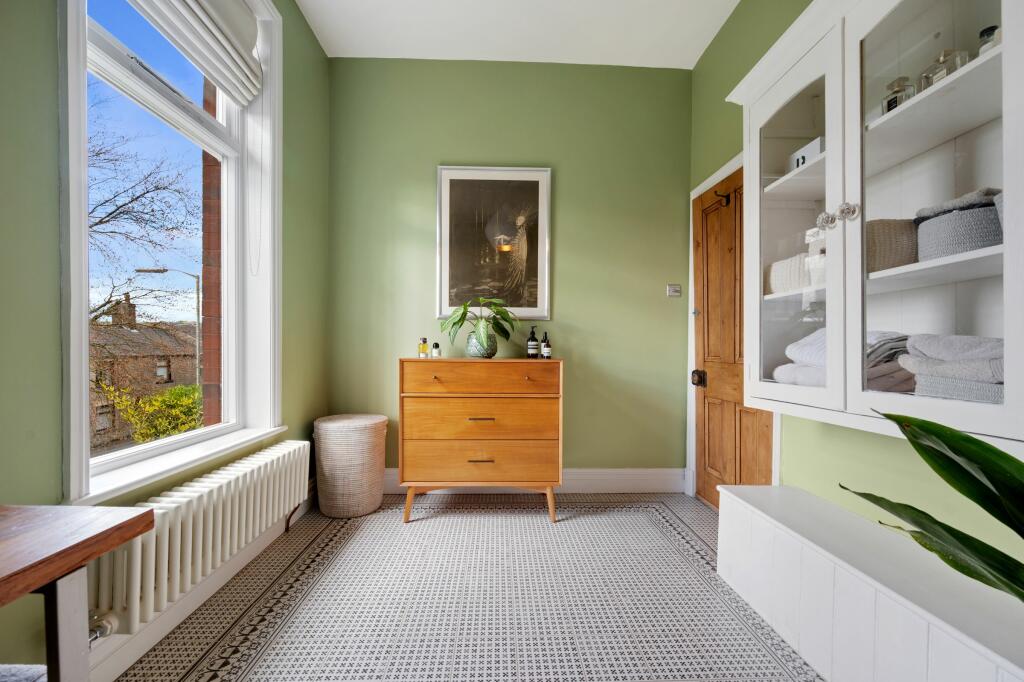 Bathroom / Bedroom 4