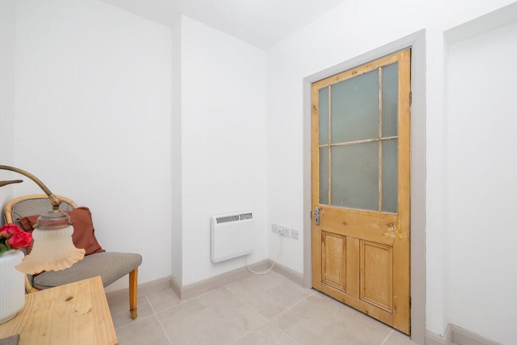 Second bedroom/study