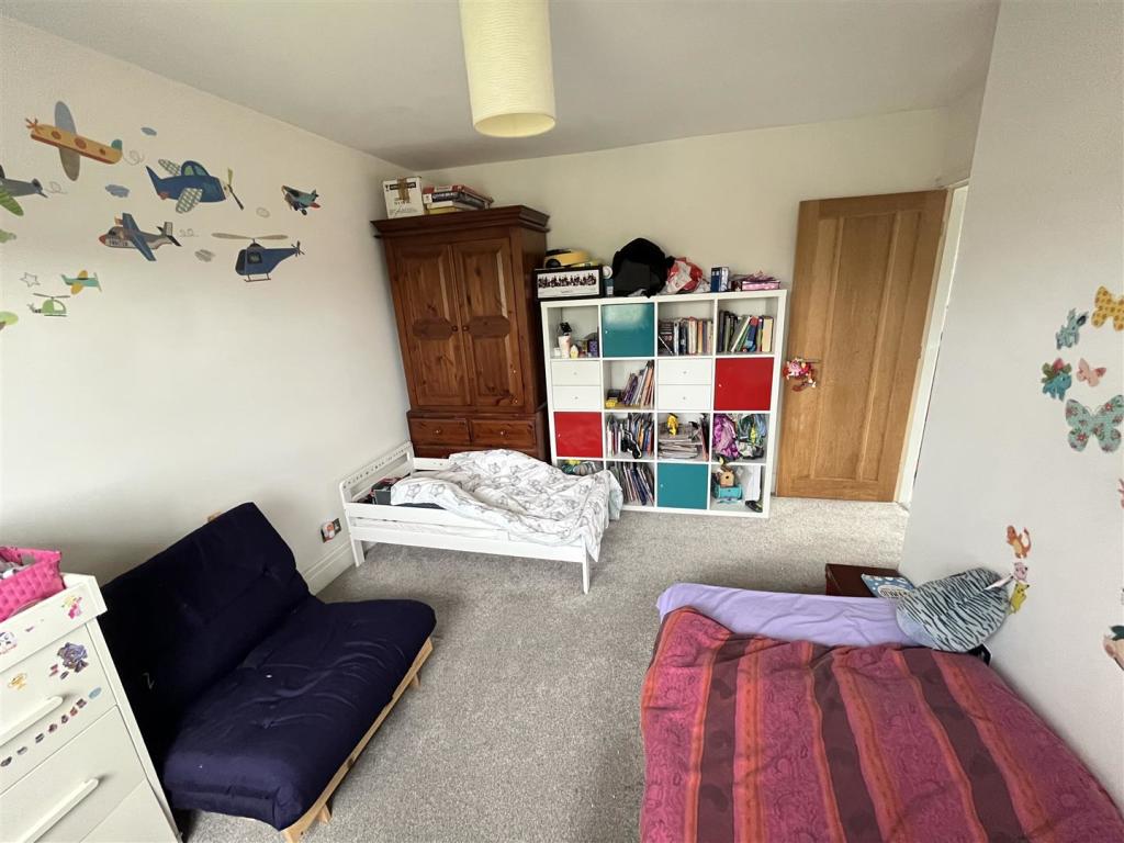 Bedroom 2 Aspect 2.jpg