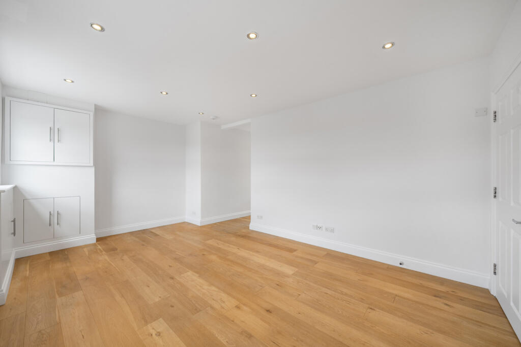 1306077-9-6841a77...