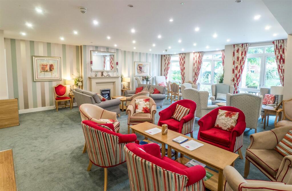 Homeowners Lounge.jpg