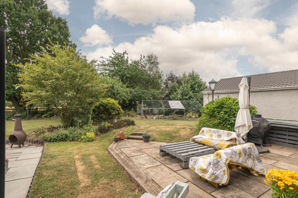 Rear view of the patio 