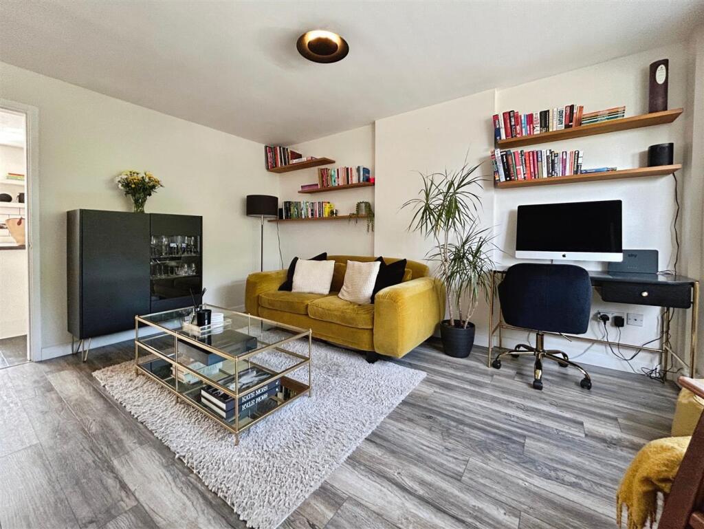 52fb274b-1-40A3-99F6-497F027A2303-8264-000004CD80C