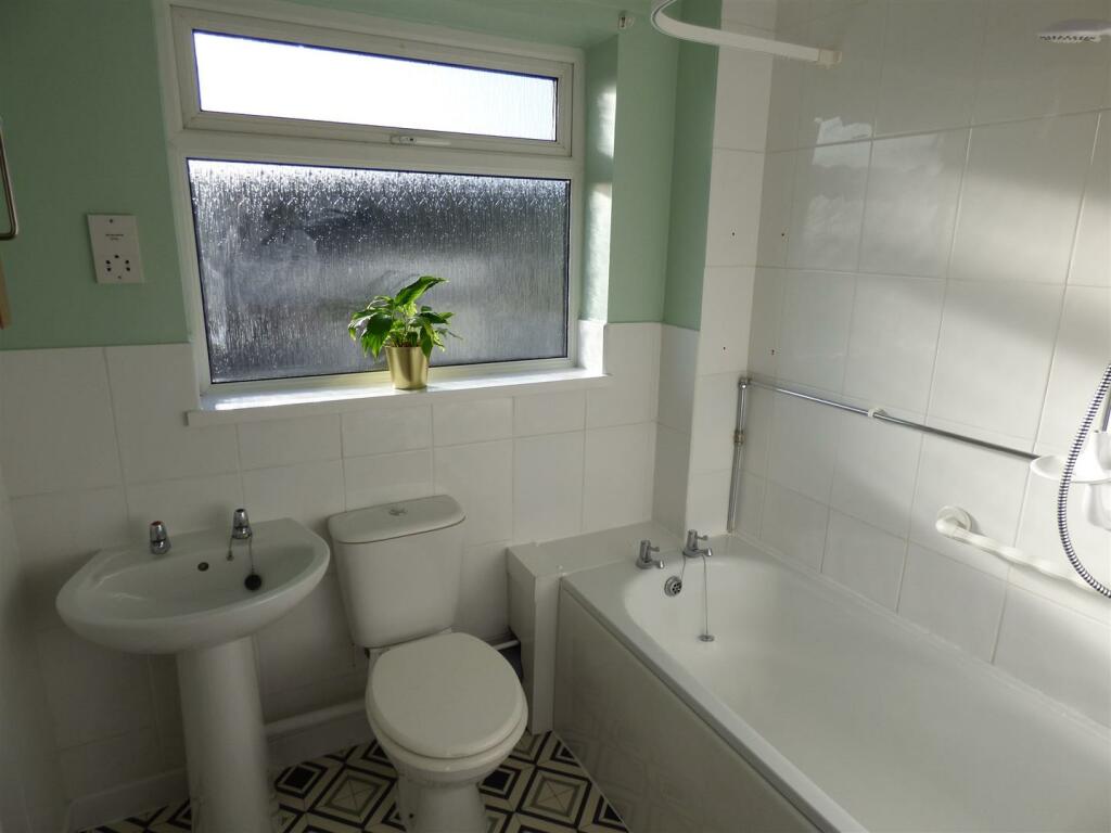 Bathroom.JPG