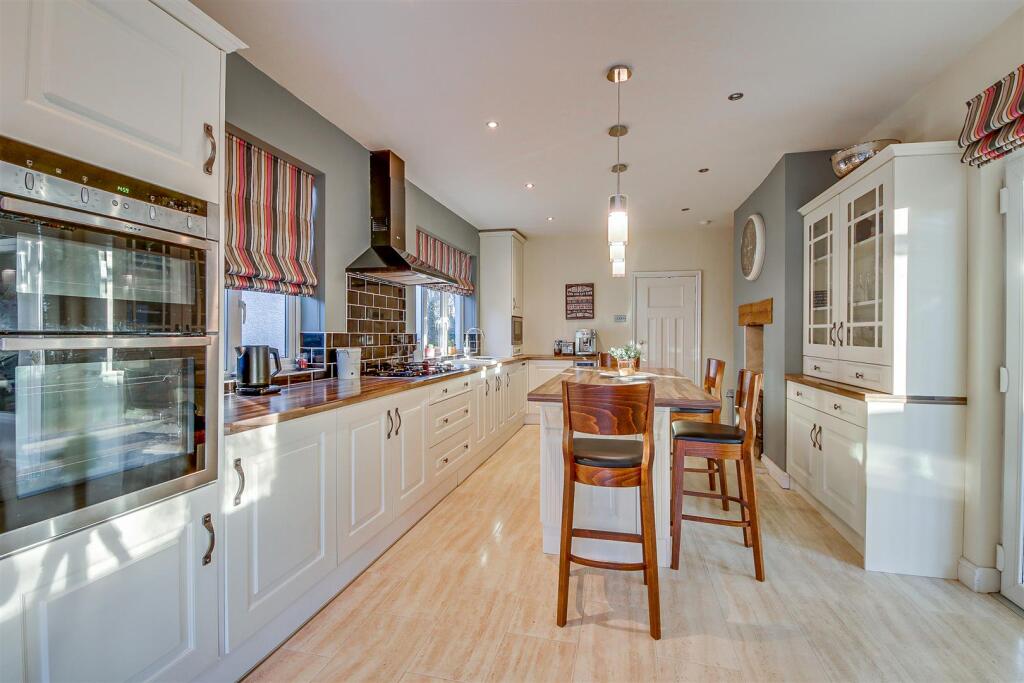 Dining/Kitchen