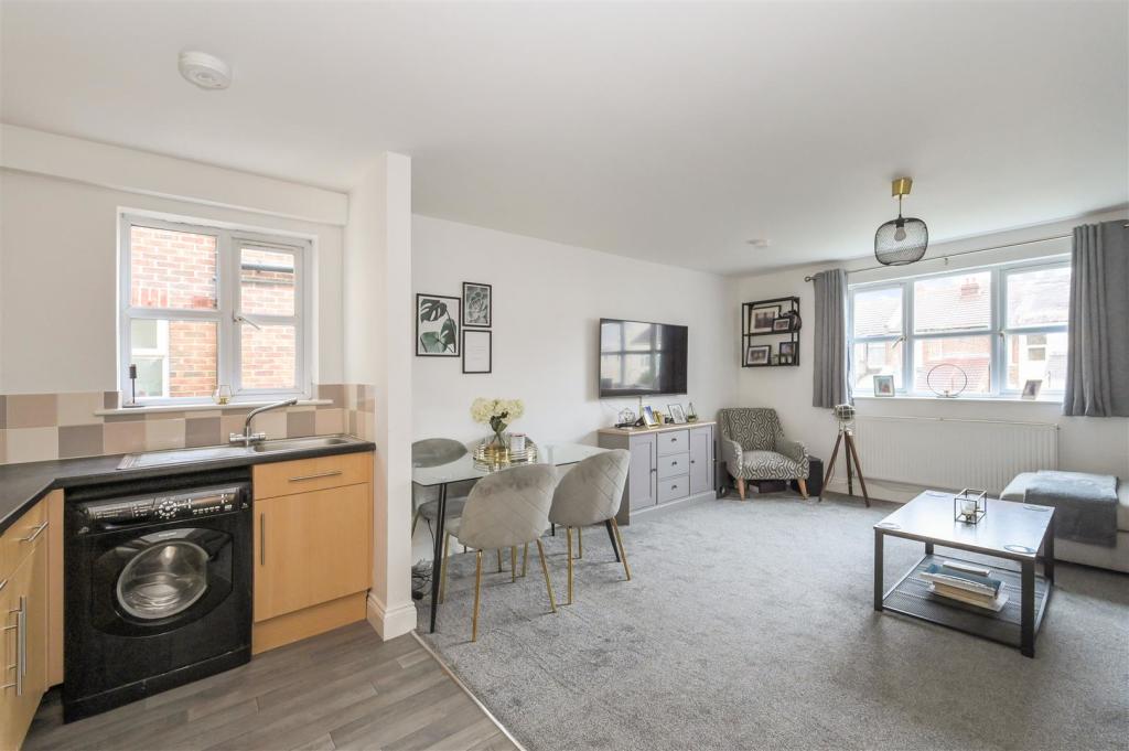 Kitchen / Living Room