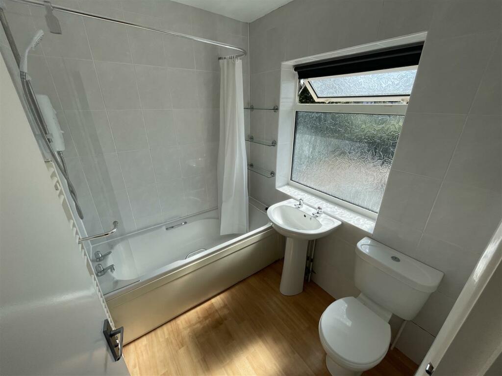 56-BATHROOM-FF.jpg