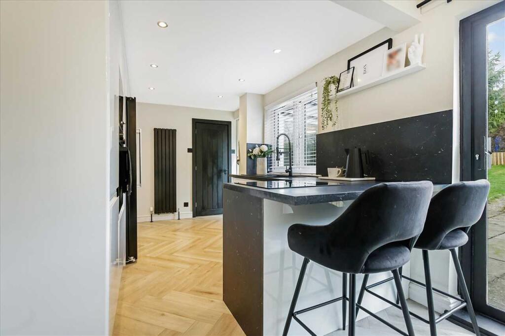 Breakfasting Kitchen