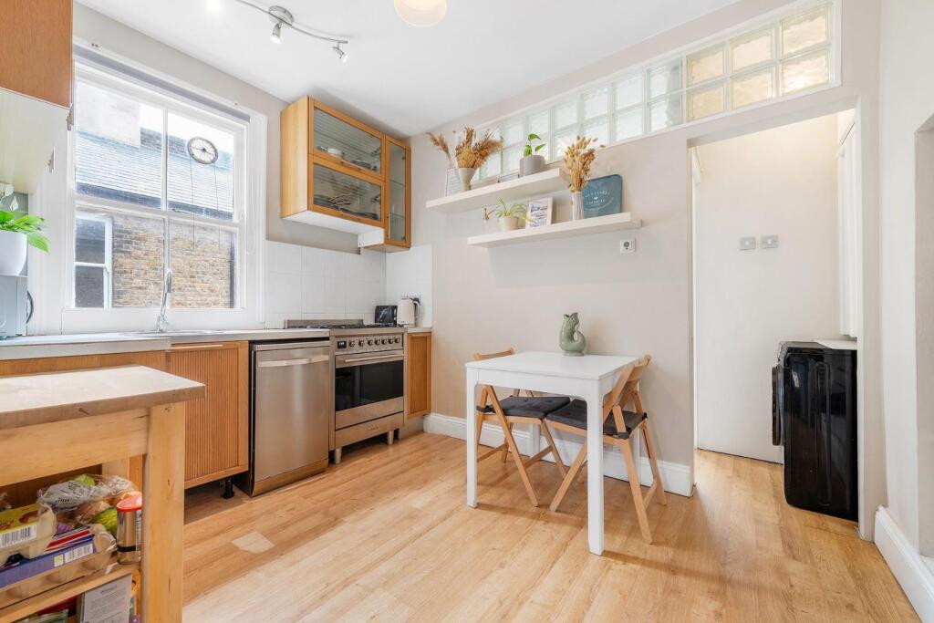 Kitchen.JPG