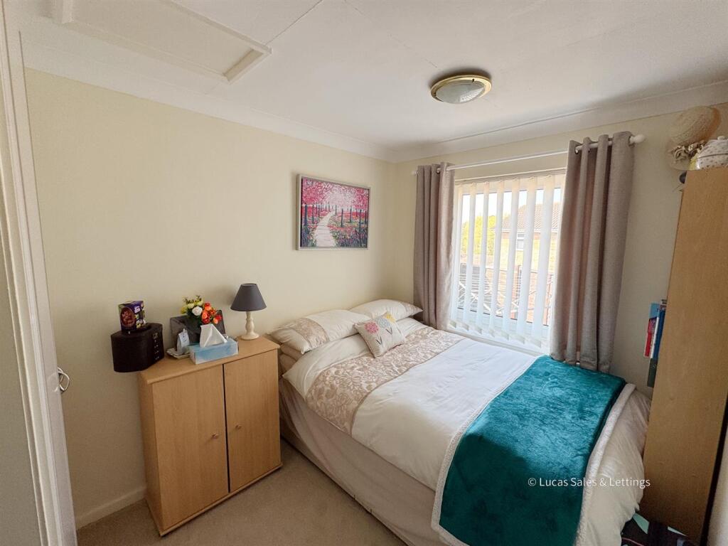 8 Welland Rd Kettering-14.jpg